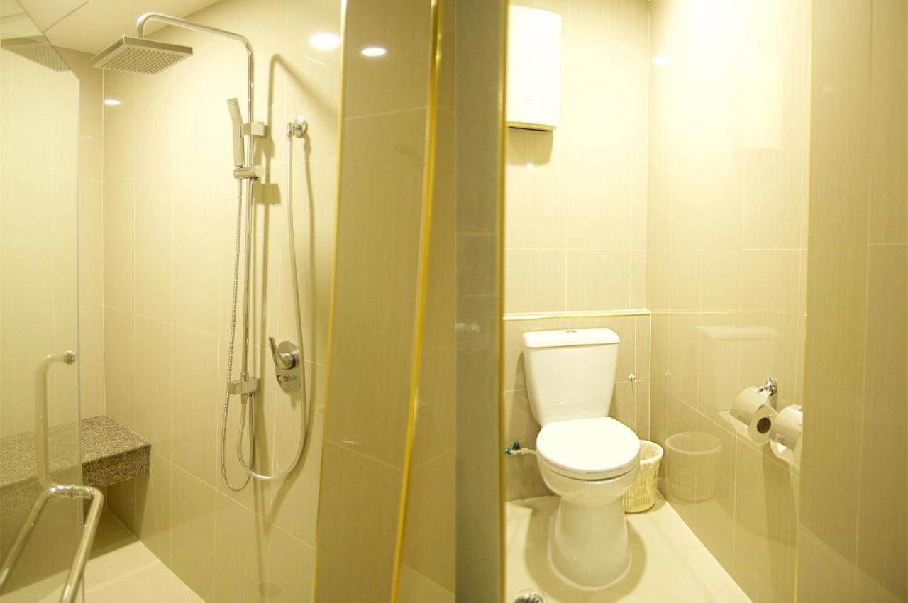 Jolly Suites & Spa Thapra Bangkok Exterior photo