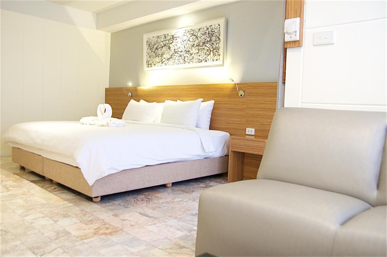 Jolly Suites & Spa Thapra Bangkok Exterior photo
